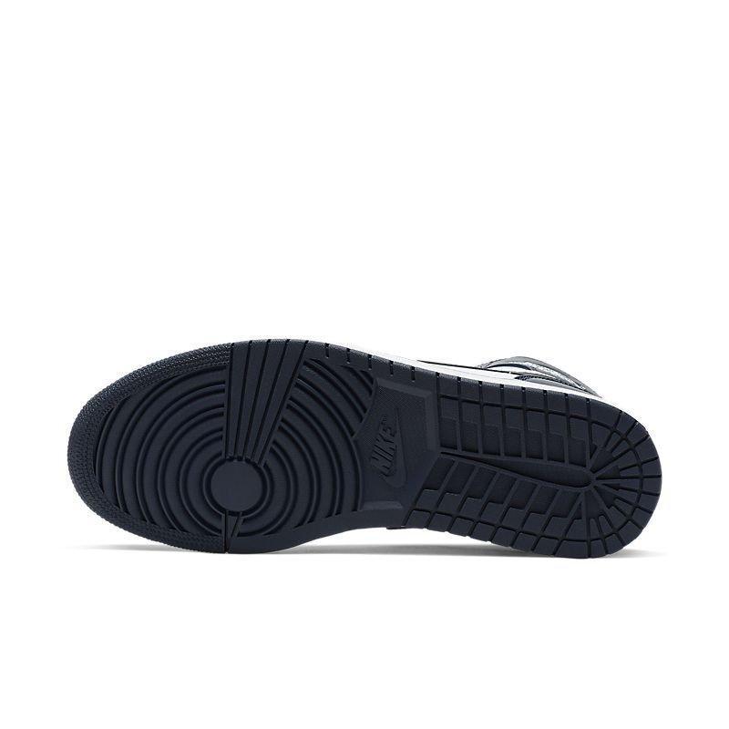 Air Jordan 1 Mid &