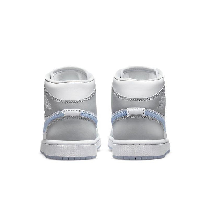 Air Jordan 1 Mid &