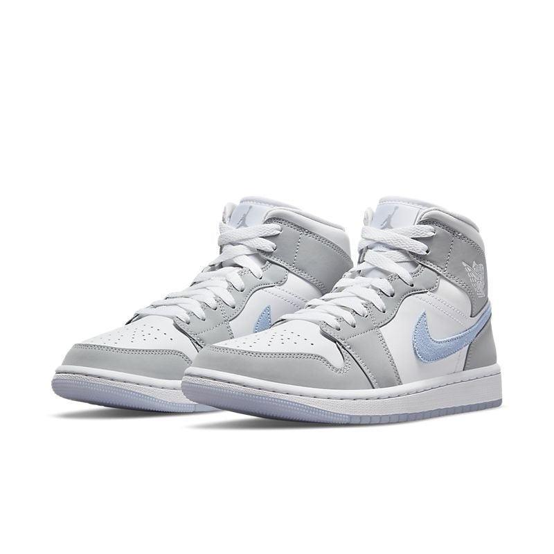 Air Jordan 1 Mid &