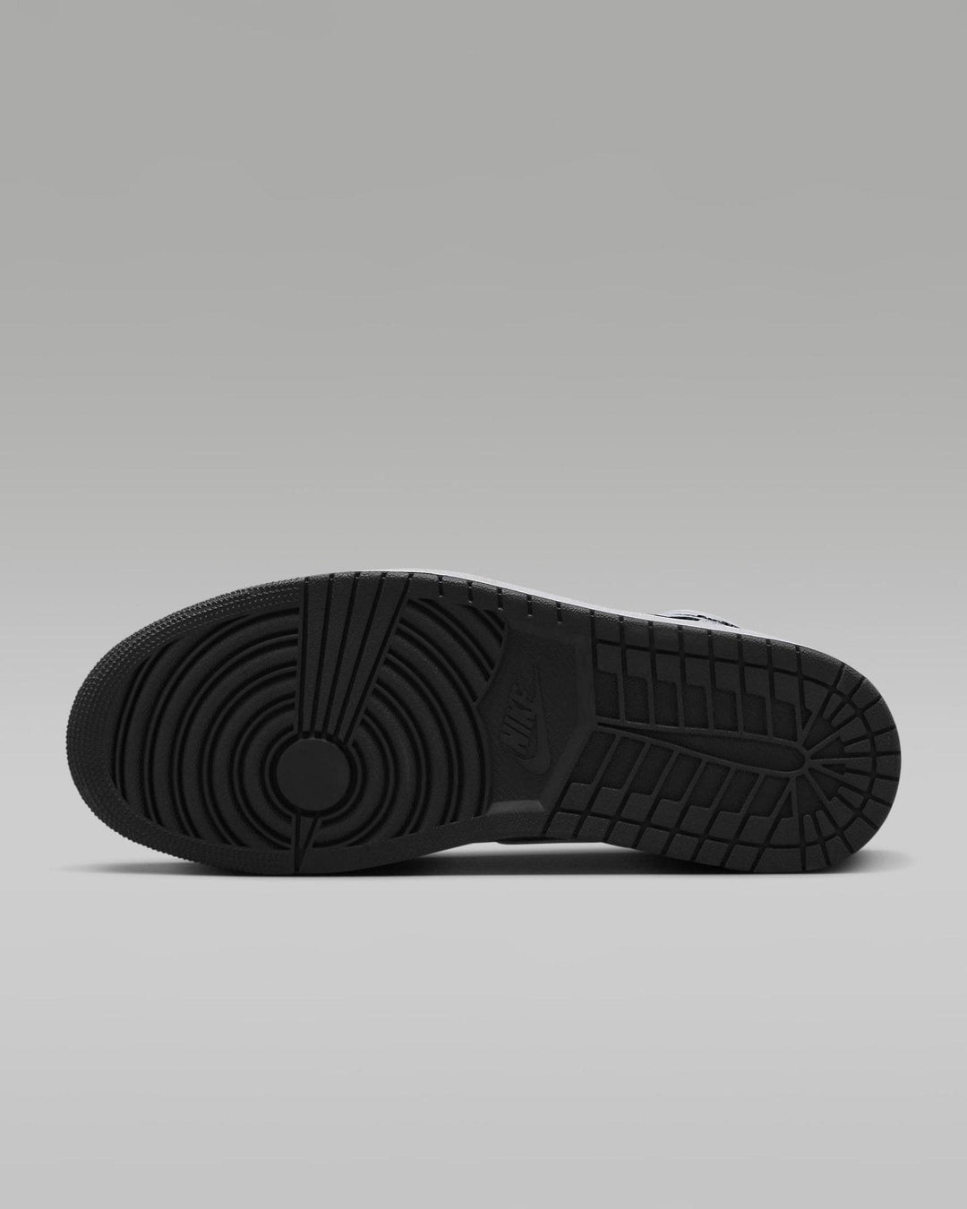 Air Jordan 1 Retro High OG "Black &amp; White"