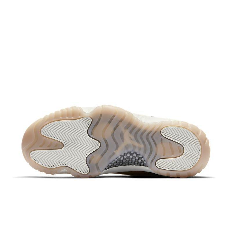 Air Jordan 11 Retro Low &