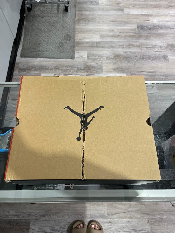 Air Jordan 12 Retro Flu Game (2016) (Damaged Box)