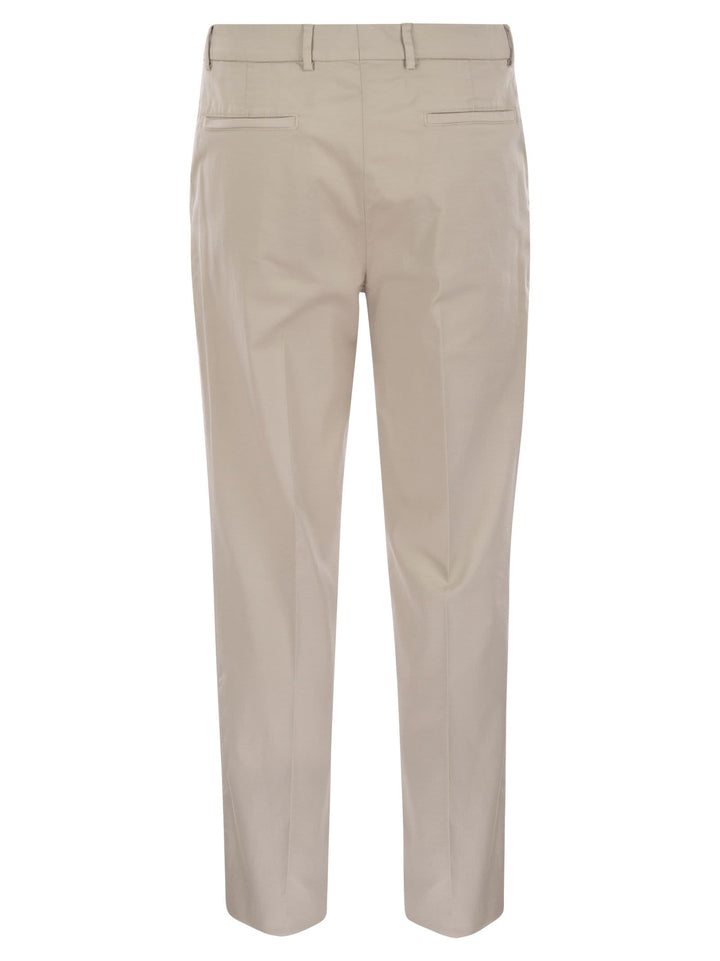Brunello Cucinelli Men Garment-Dyed Leisure Fit Trousers In American Pima Comfort Cotton With Pleats