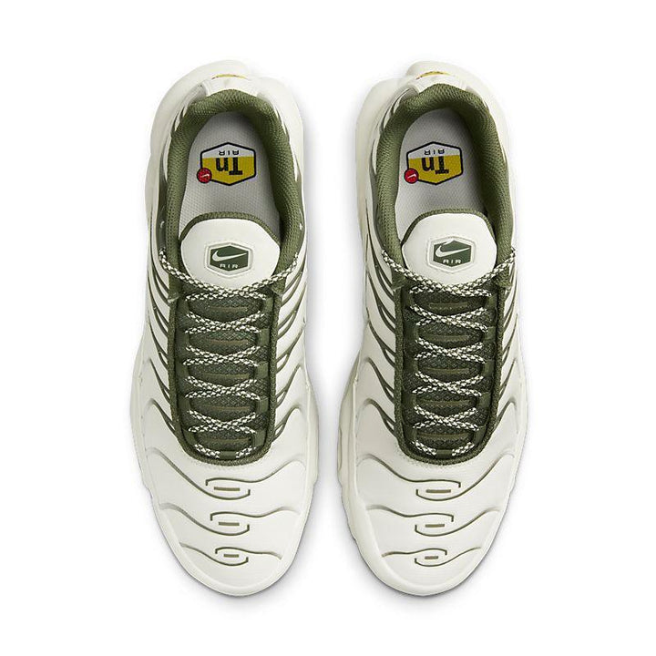 Nike Air Max Plus &