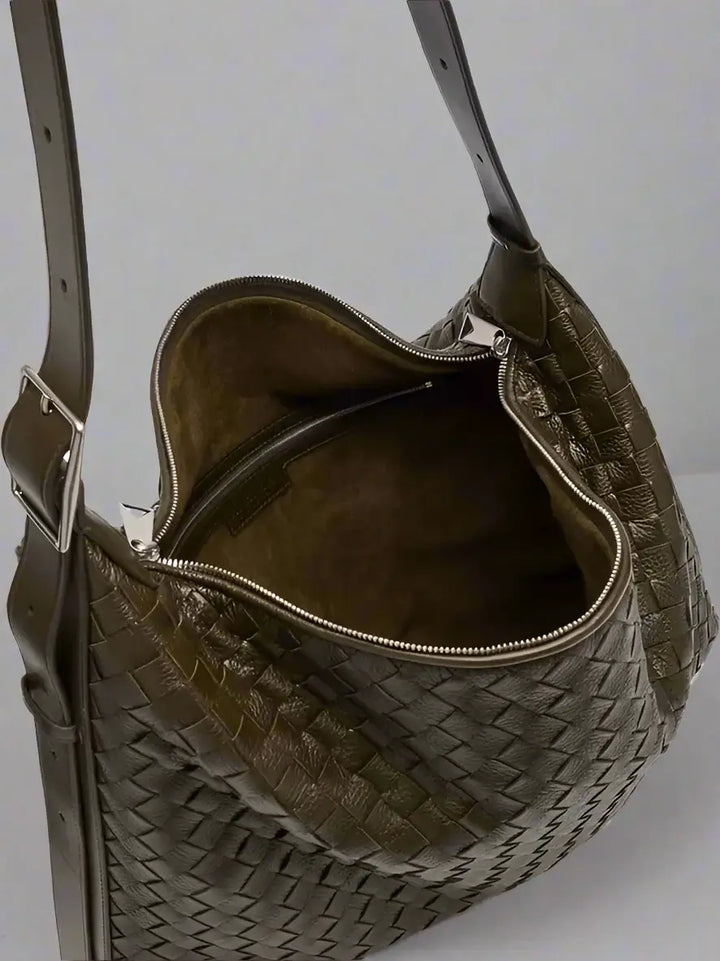 BOTTEGA VENETA chocolate unisex Traveller Medium Intrecciato Leather Hobo Bag
