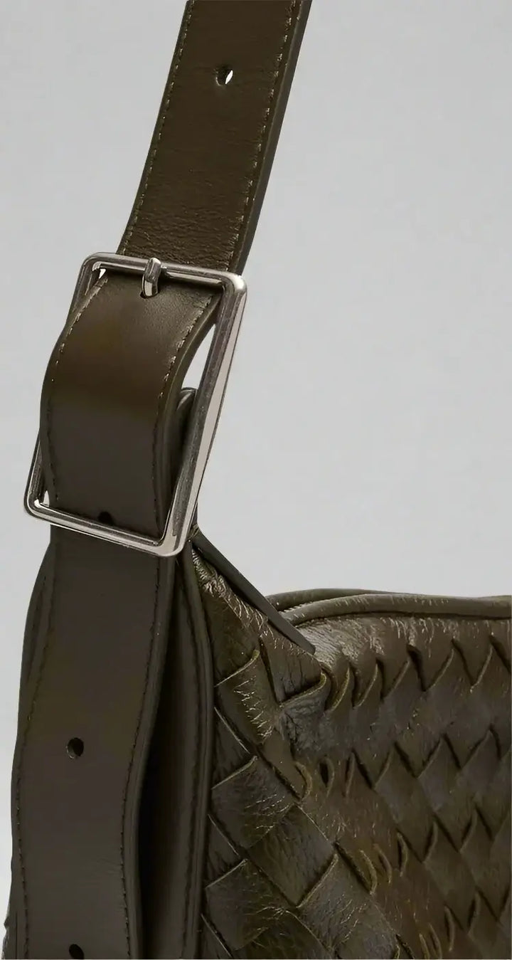 BOTTEGA VENETA chocolate unisex Traveller Medium Intrecciato Leather Hobo Bag