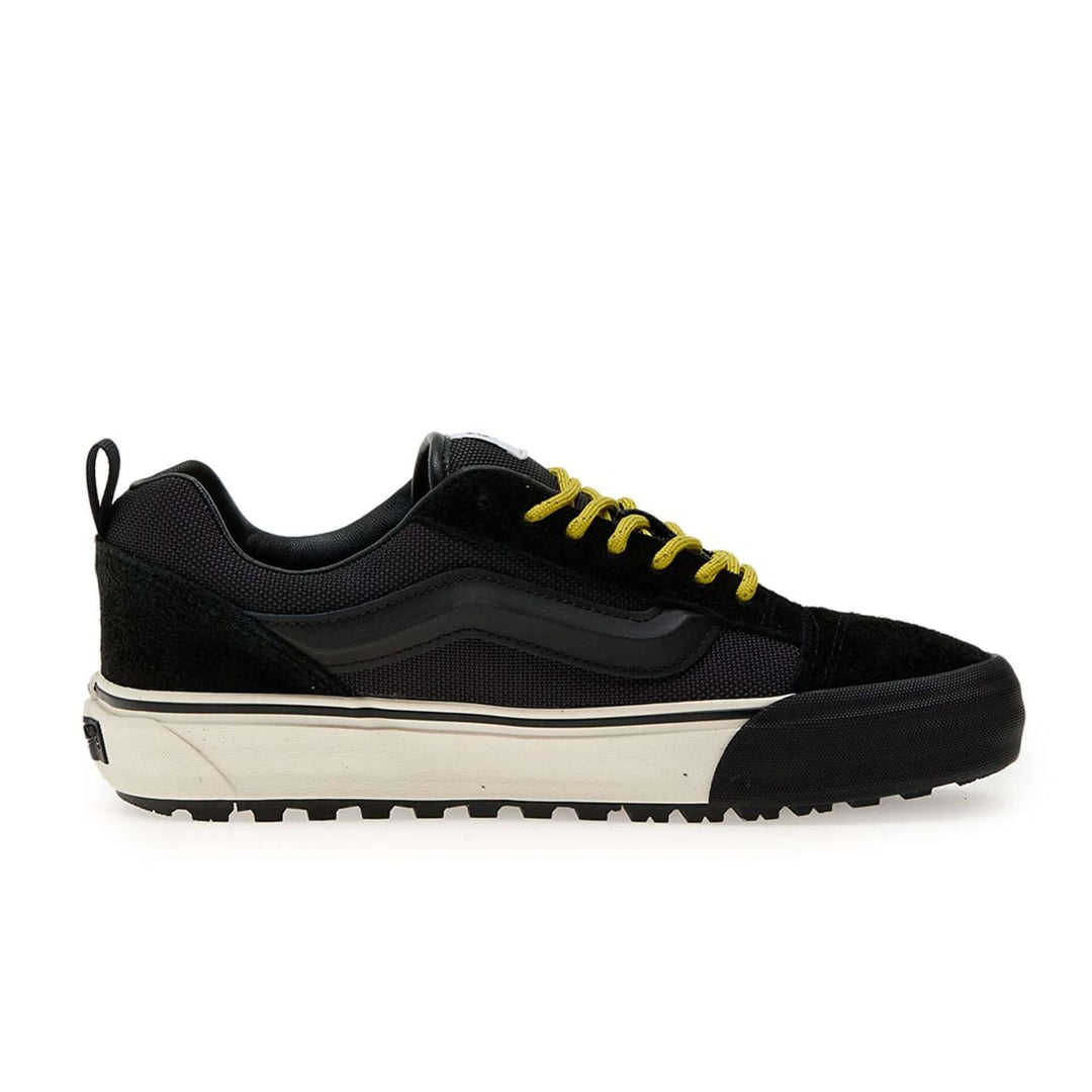 VANS sneakers and streetwear collection at STORE 7994