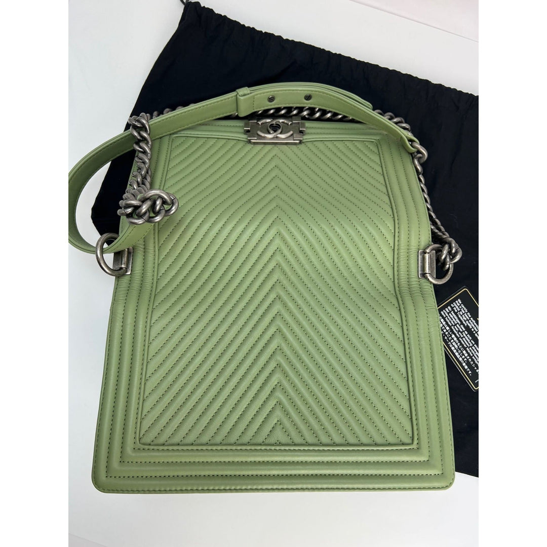 Chanel Medium Boy Flap light green calfskin bag – STORE 7994