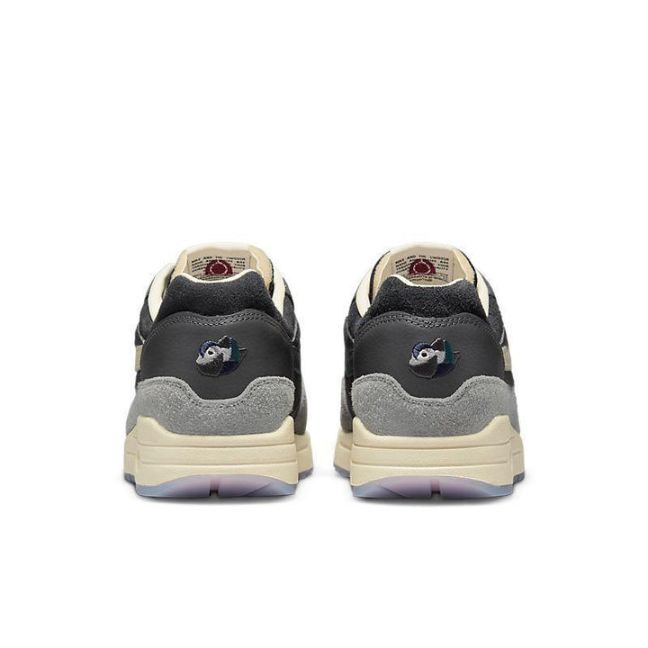 Nike Air Max 87 &