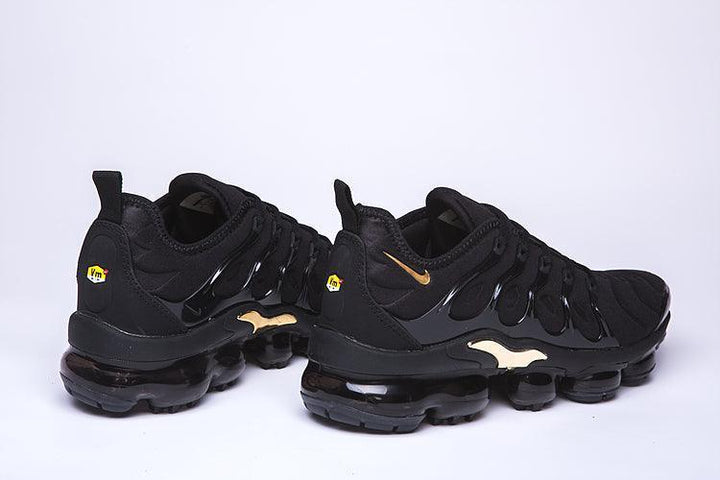 Nike Air VaporMax Plus &