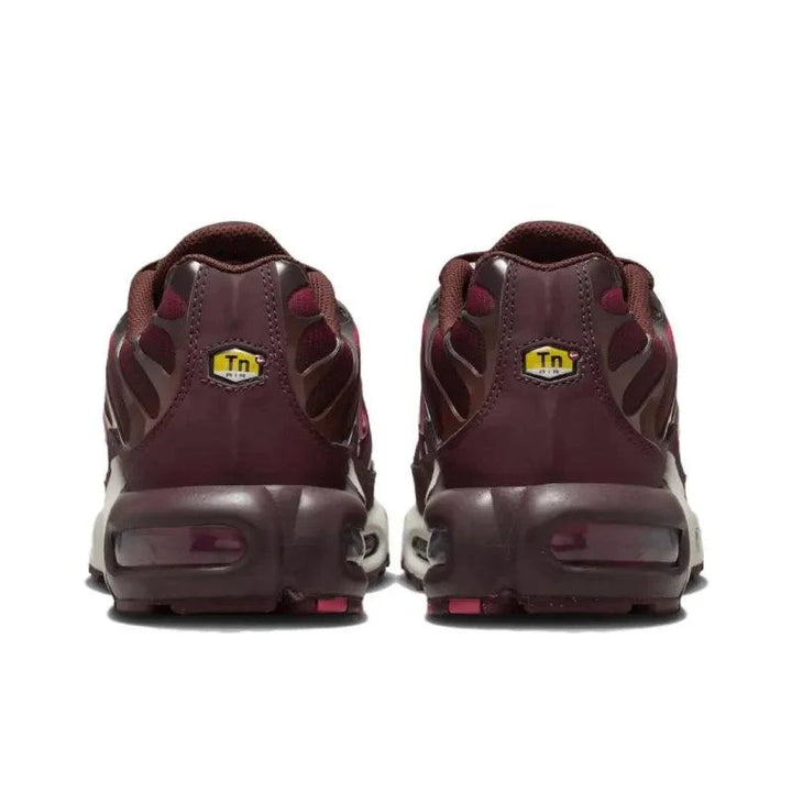 Nike Air Max Plus &