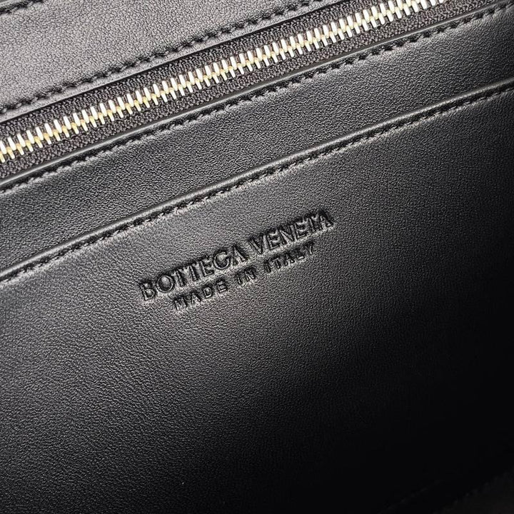 Bottega Veneta Bottega Veneta Andiamo East/West Small Tote Bag