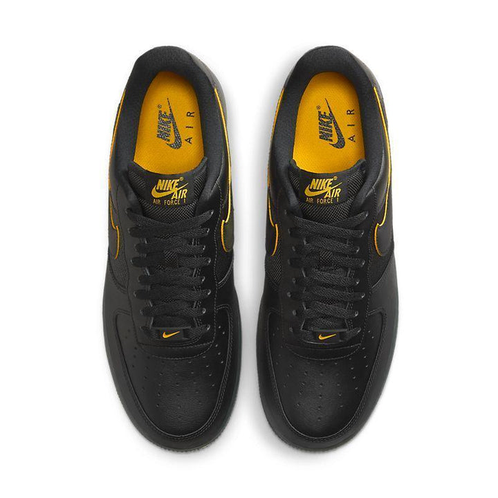 Nike Air Force 1 &