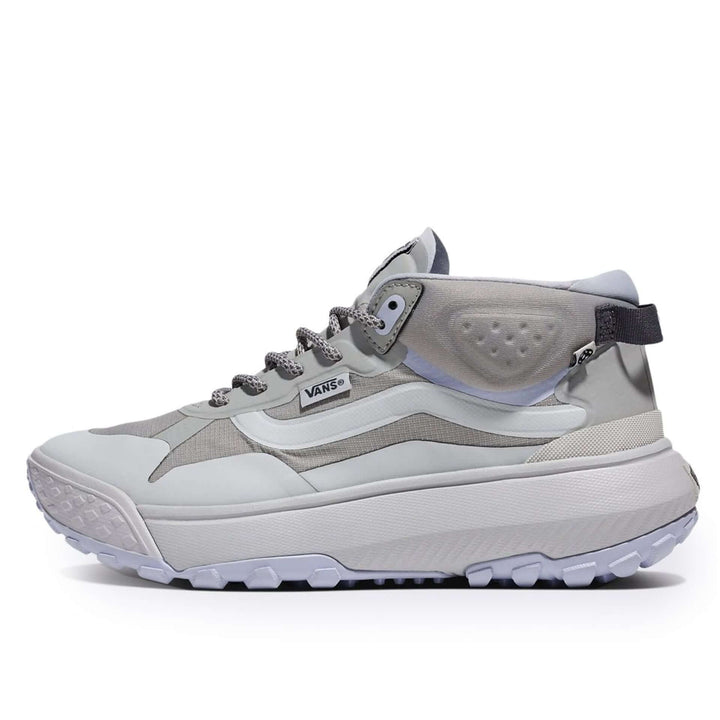 VANS sneakers and streetwear collection at STORE 7994