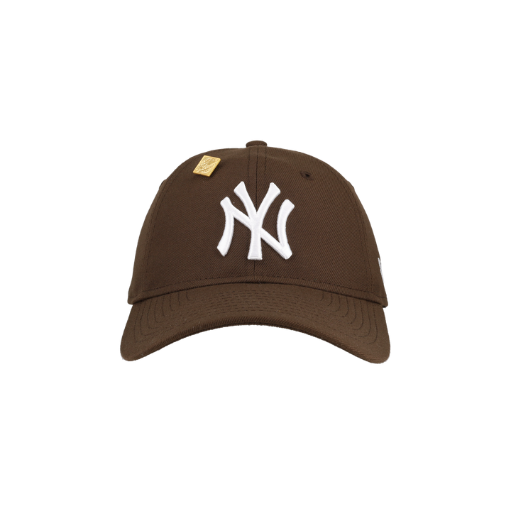 New York Yankees New Era 9Twenty Adjustable Hat (Walnut)