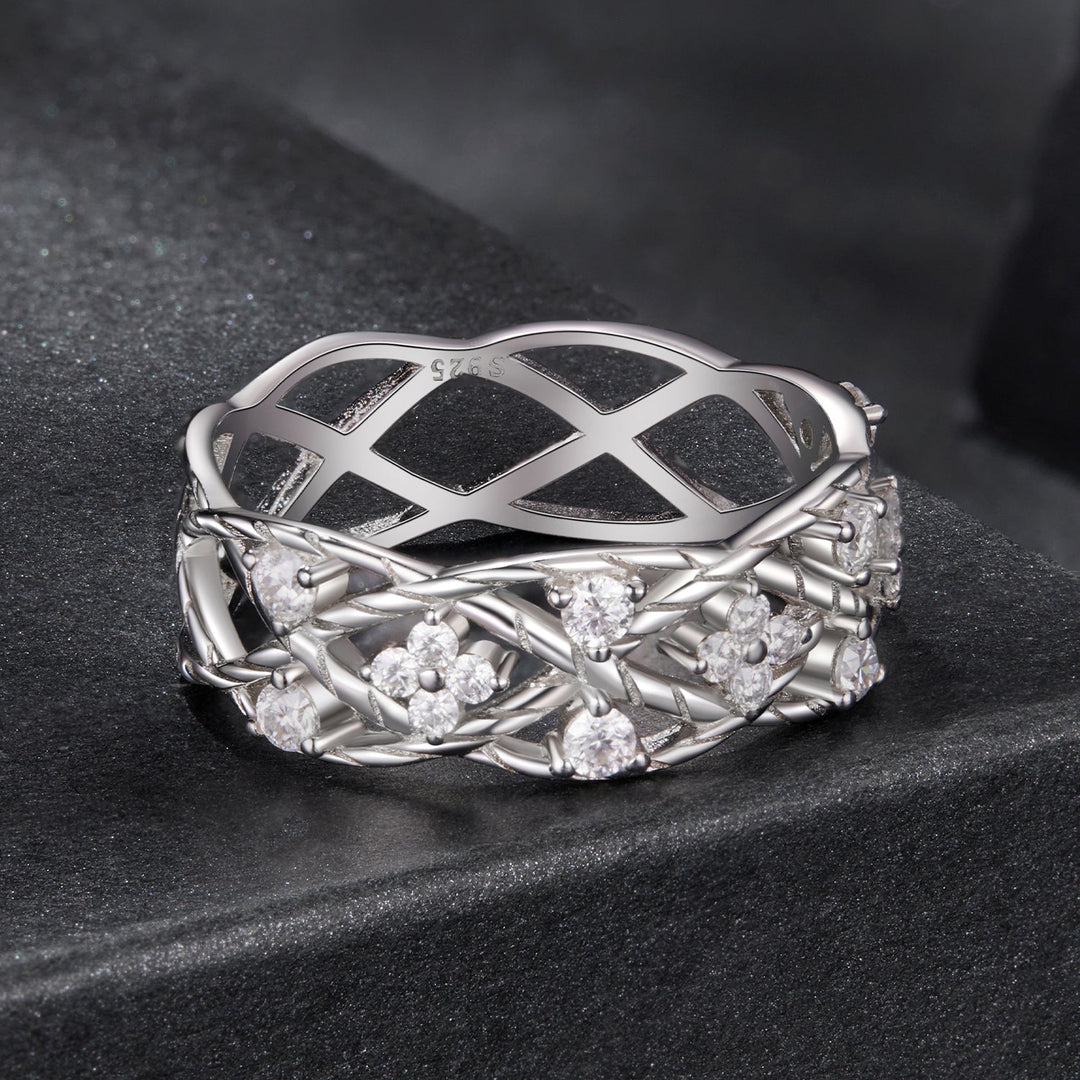 925 Sterling Silver 0.14 Carat Moissanite Ring in Size 8 for Women