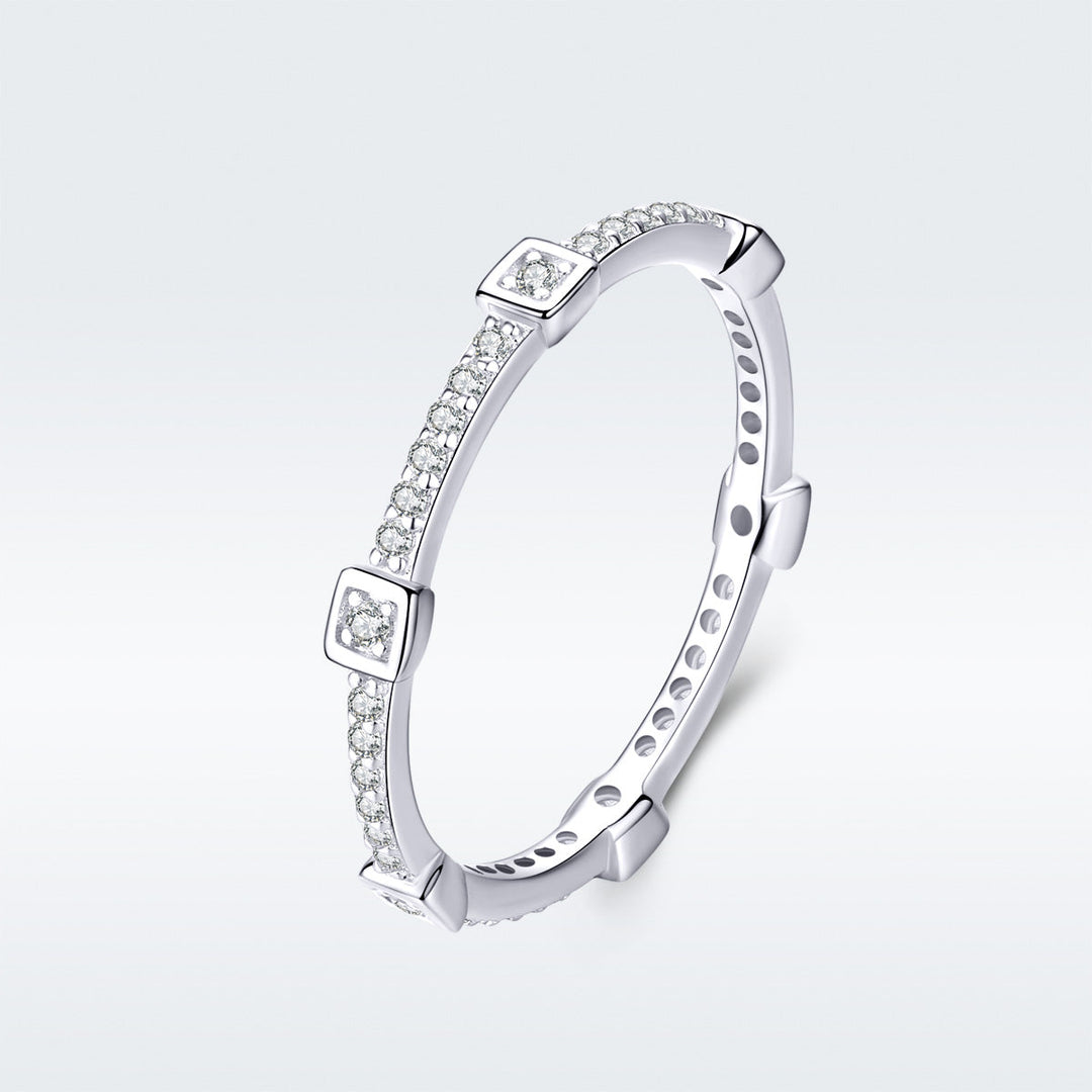 925 Sterling Silver Ring with Pavé Setting CZ - Size 6.0