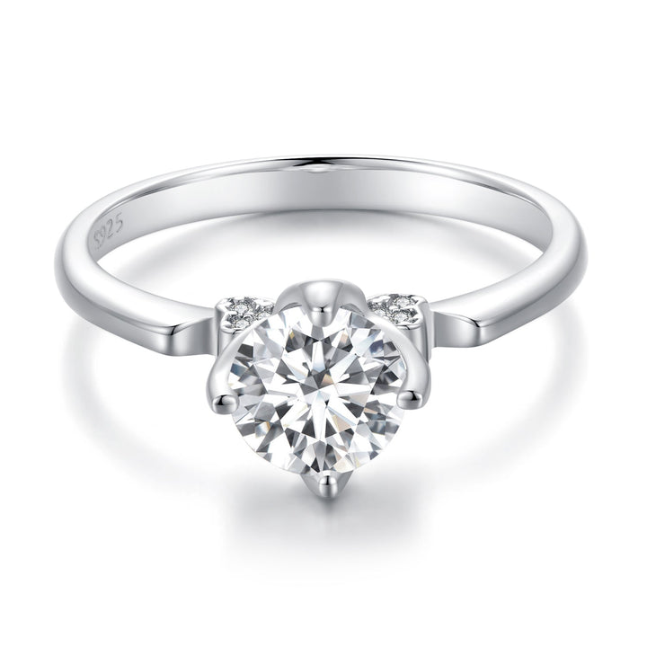 925 Sterling Silver 1.0 Carat Moissanite Ring in Size 8