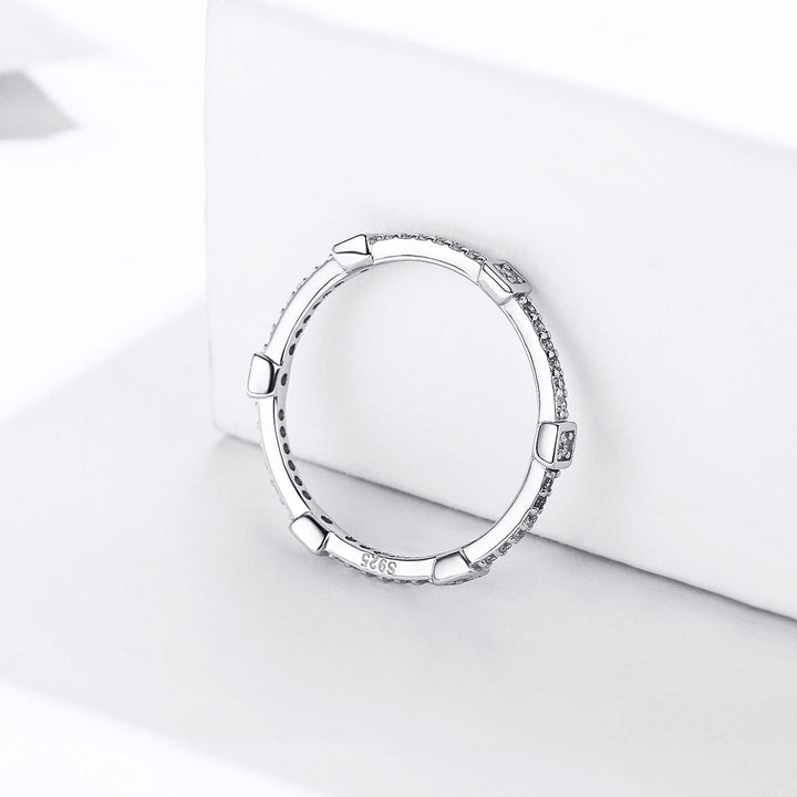 925 Sterling Silver Ring with Pavé Setting CZ - Size 6.0
