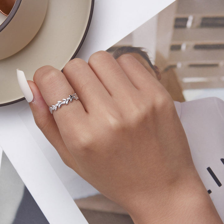 925 Sterling Silver Ring with CZ - Size 6.0 - Classic Style for Women