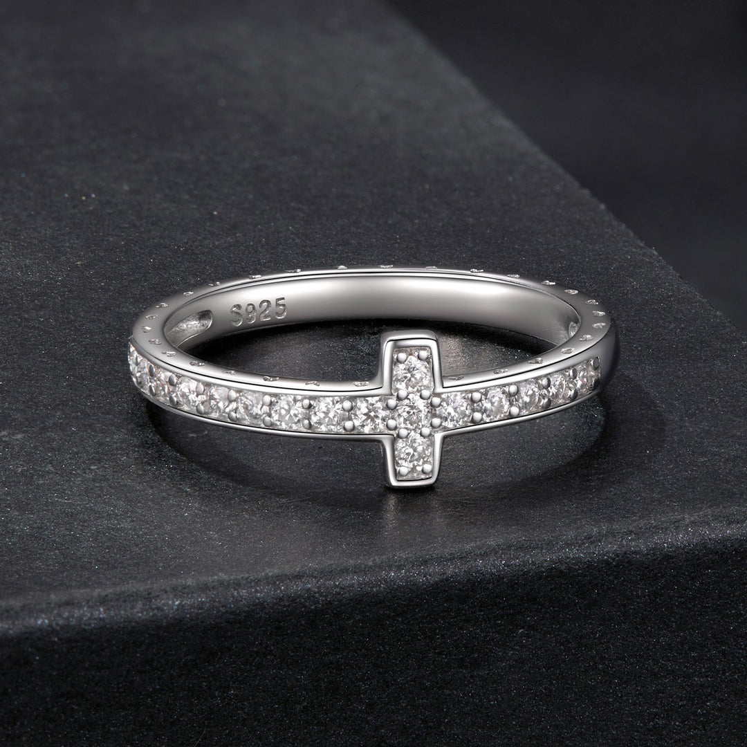 925 Sterling Silver Moissanite Ring in Size 6