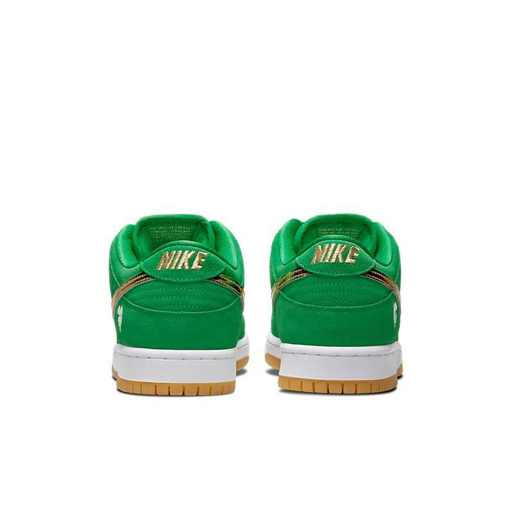 Nike SB Dunk Low Pro &