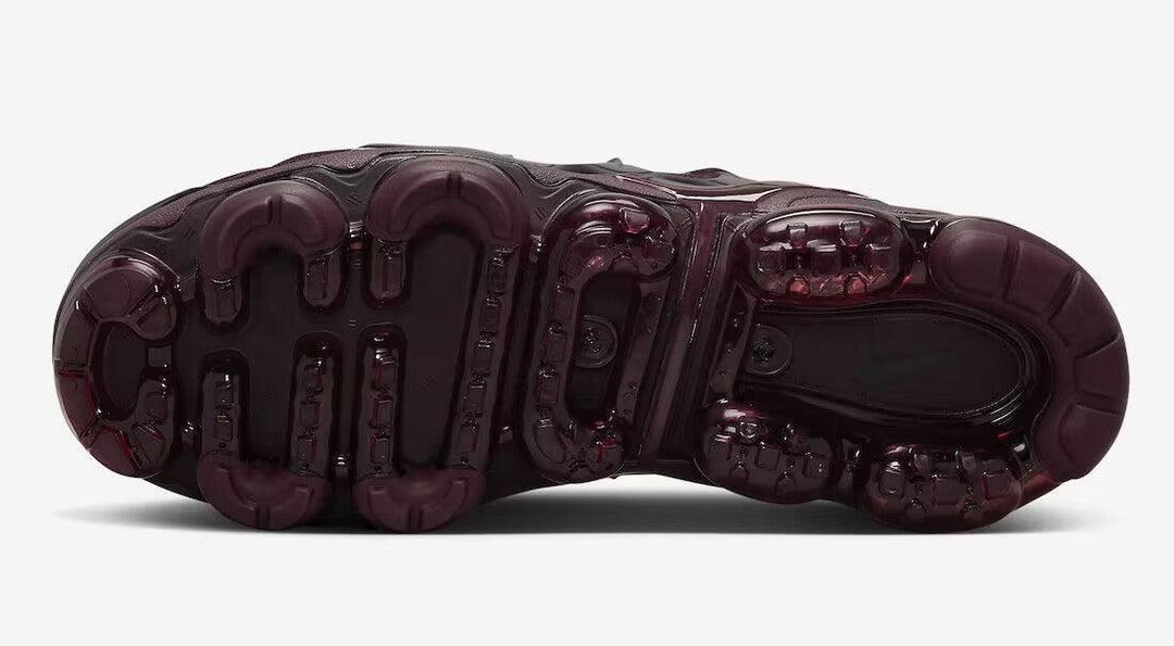 Nike Air VaporMax Plus &