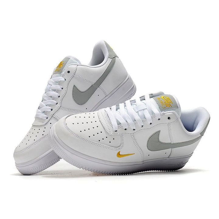 Nike Air Force 1 &