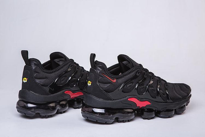 Nike Air Vapormax Plus Tn Black Red