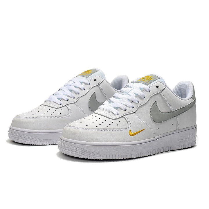 Nike Air Force 1 &