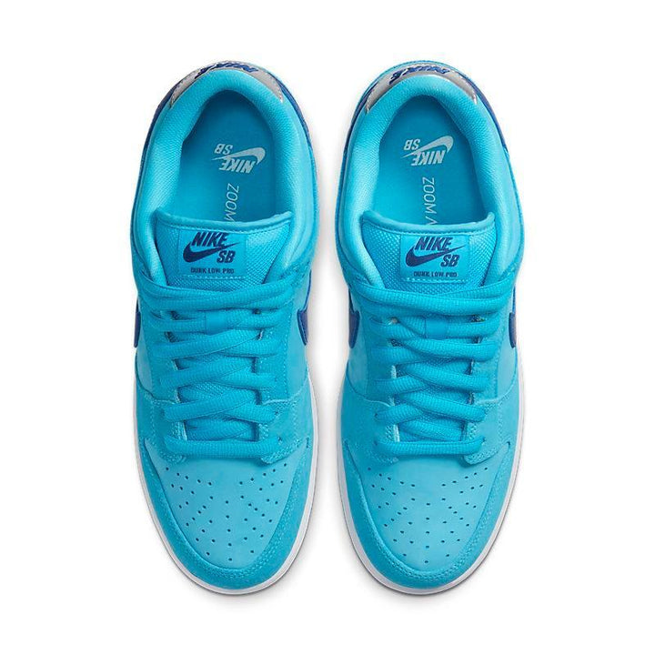 Nike SB Dunk Low &