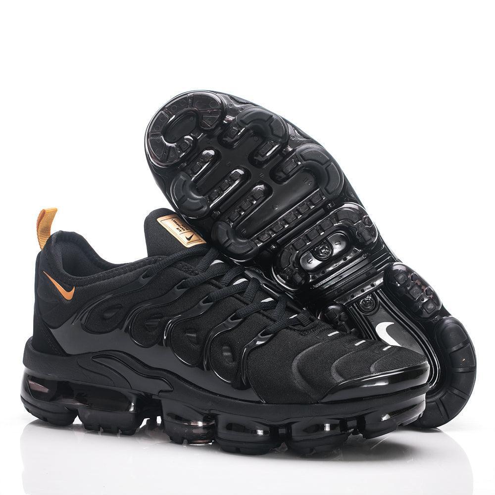 Nike Air VaporMax Plus &