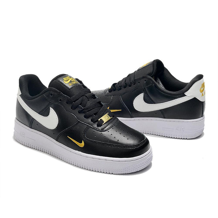 Nike Air Force 1 &