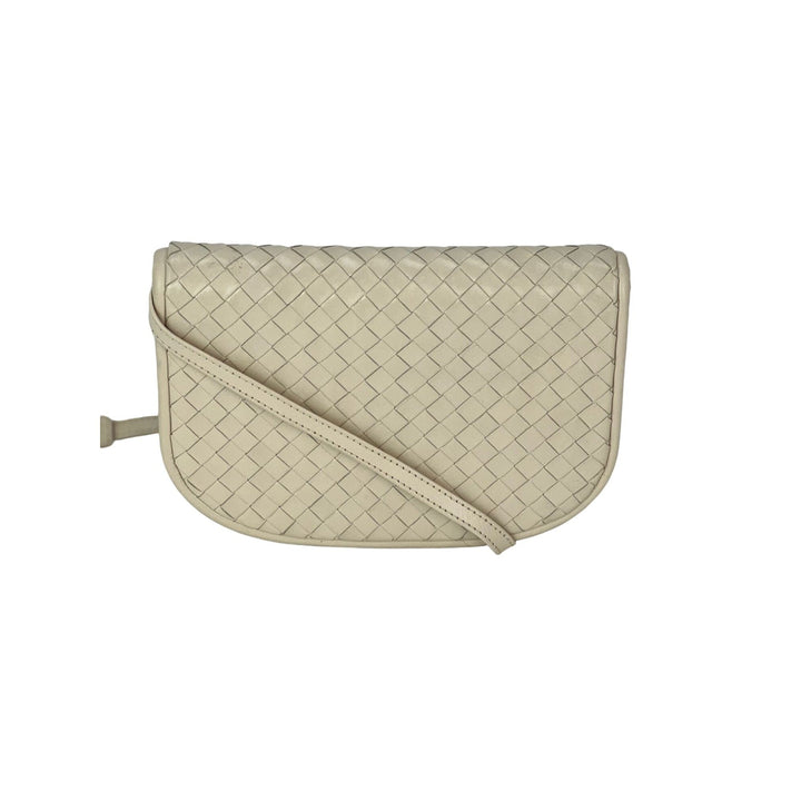Bottega Veneta Intreciato white leather Shoulder Clutch Bag, luxury bags, elegant woven design, pre-owned, very good condition.