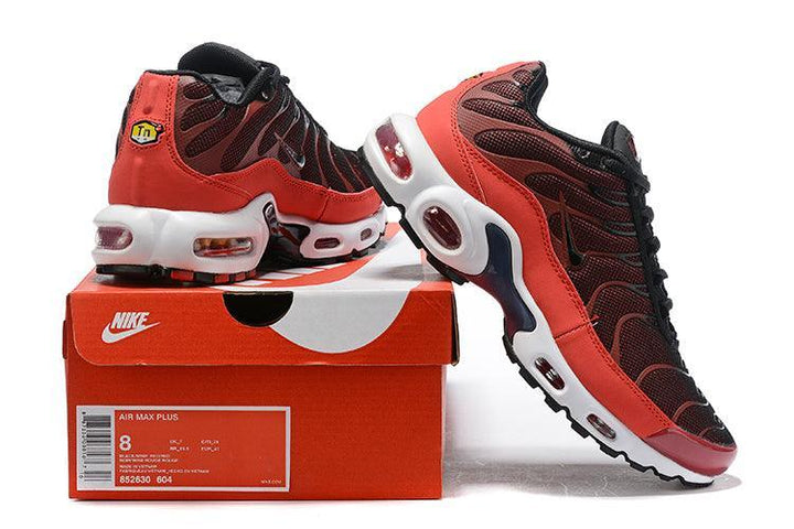 Nike Air Max Plus &