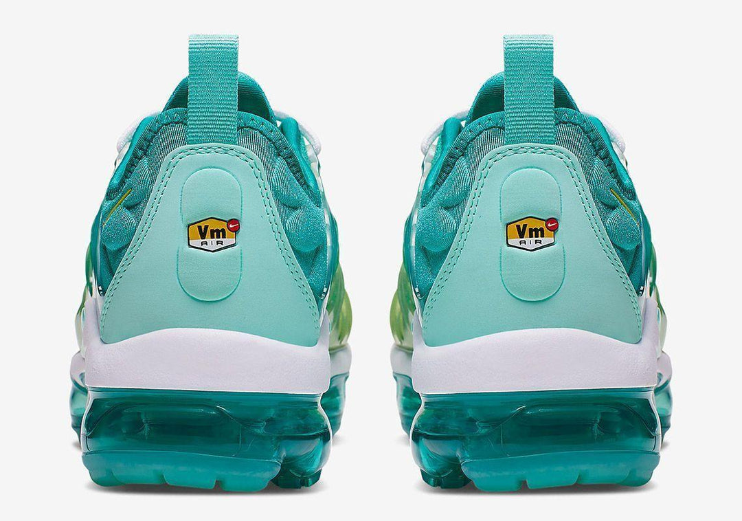 Nike Air VaporMax Plus &