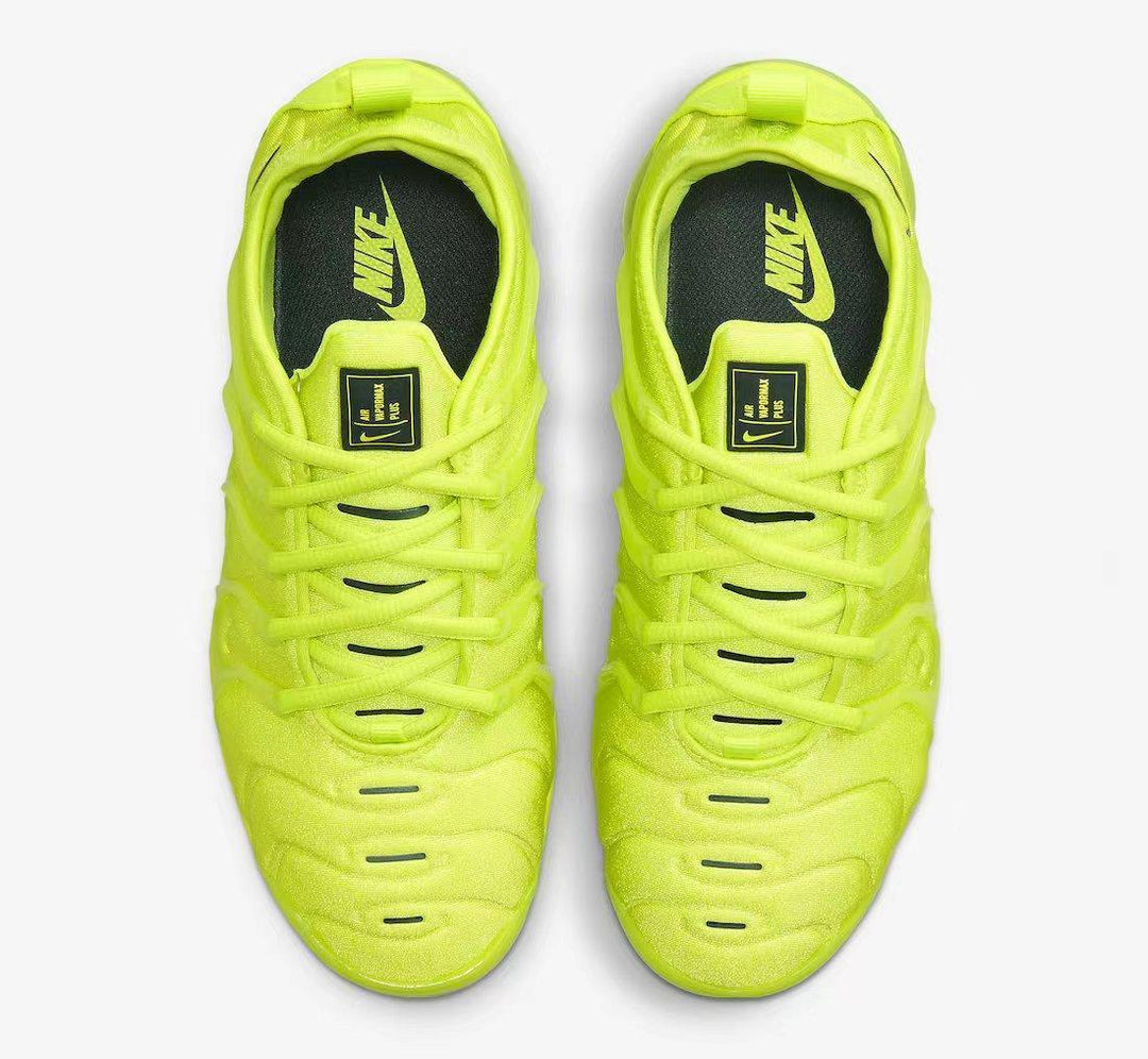 Nike Air VaporMax Plus &