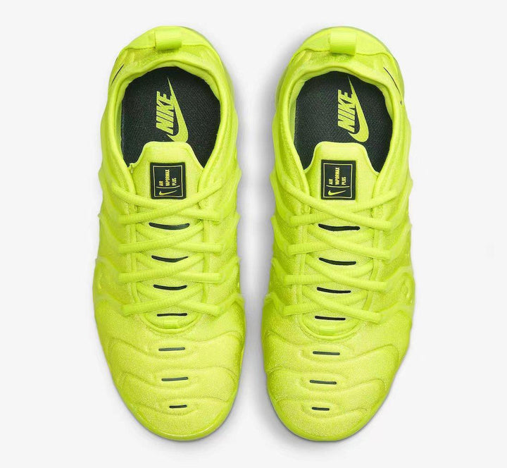 Nike Air VaporMax Plus &