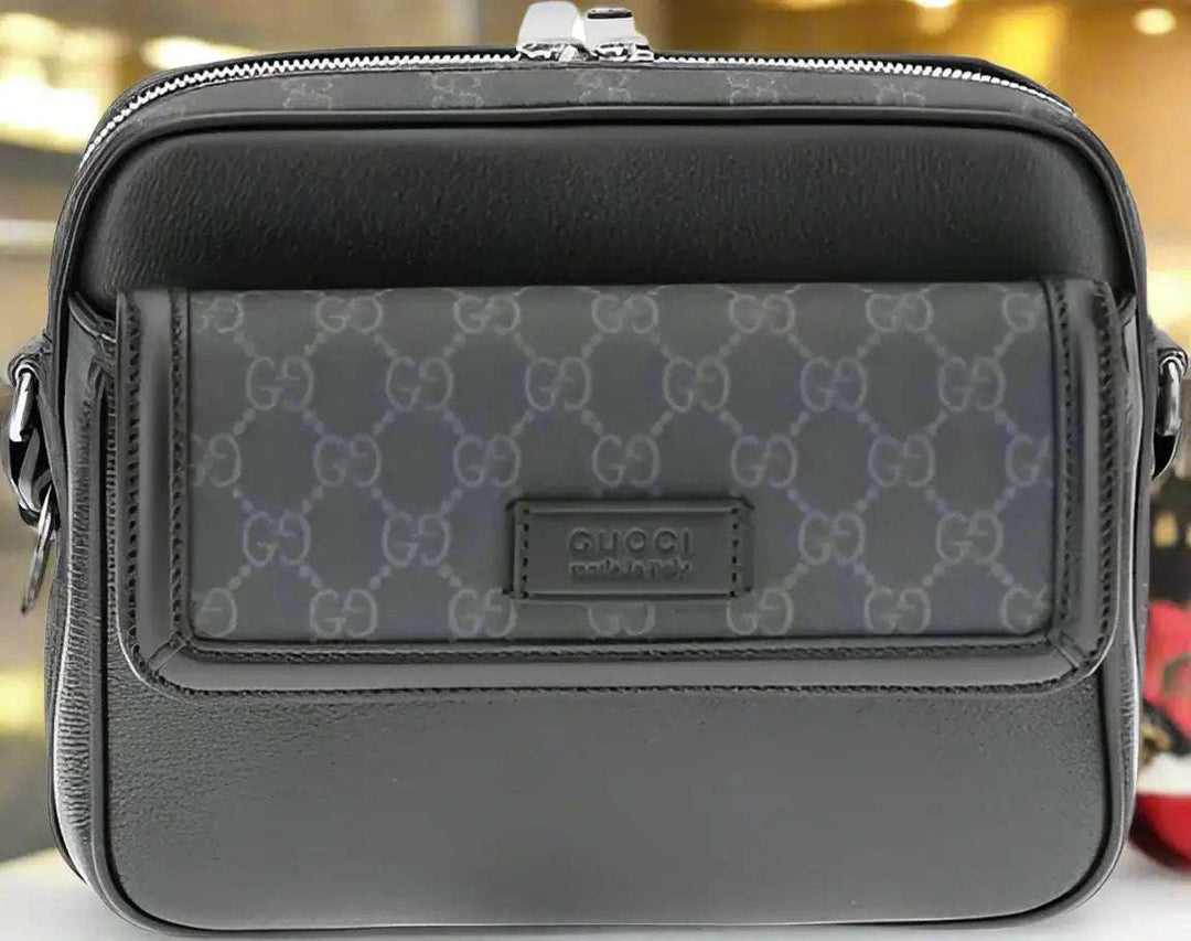 GUCCI GG Supreme Shoulder Bag