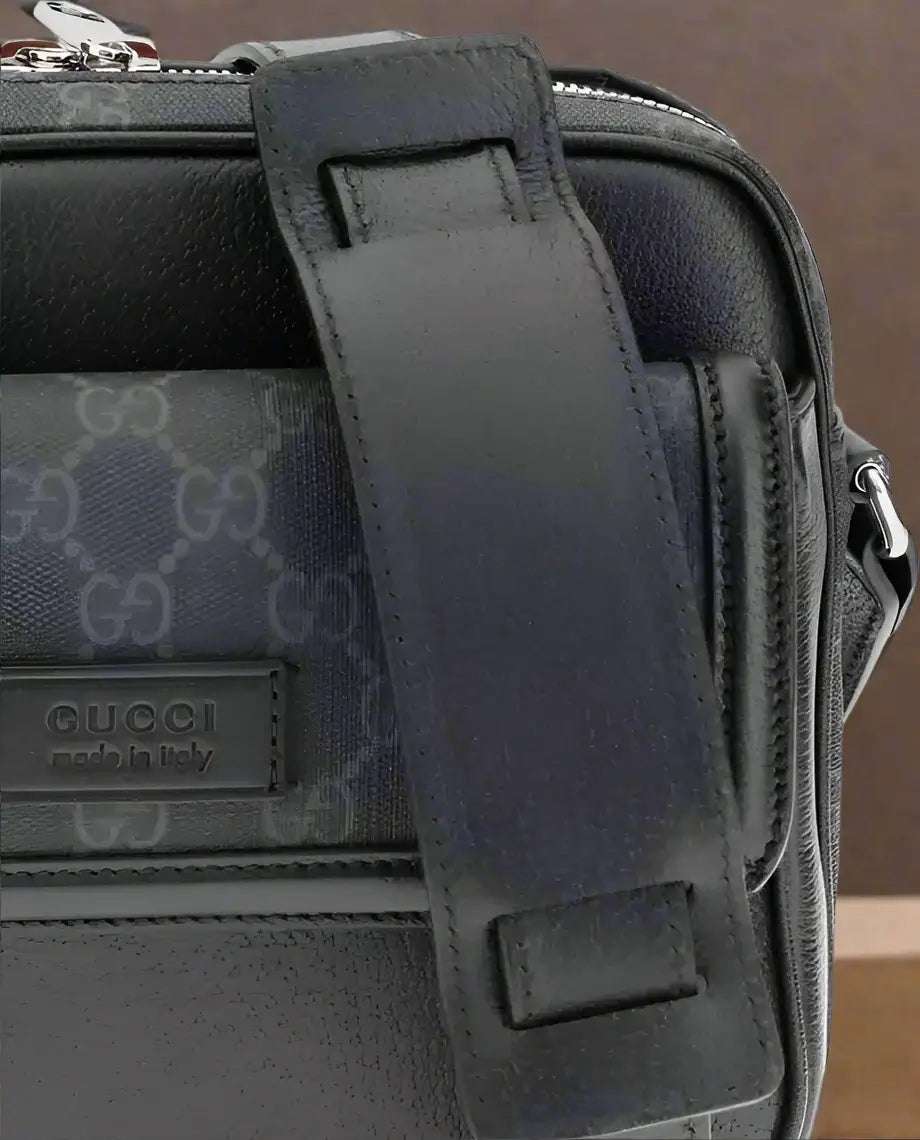 GUCCI GG Supreme Shoulder Bag