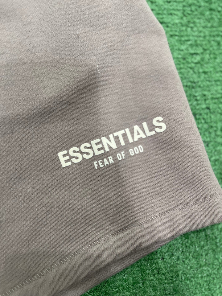 Fear of God Essentials Shorts Desert Taupe