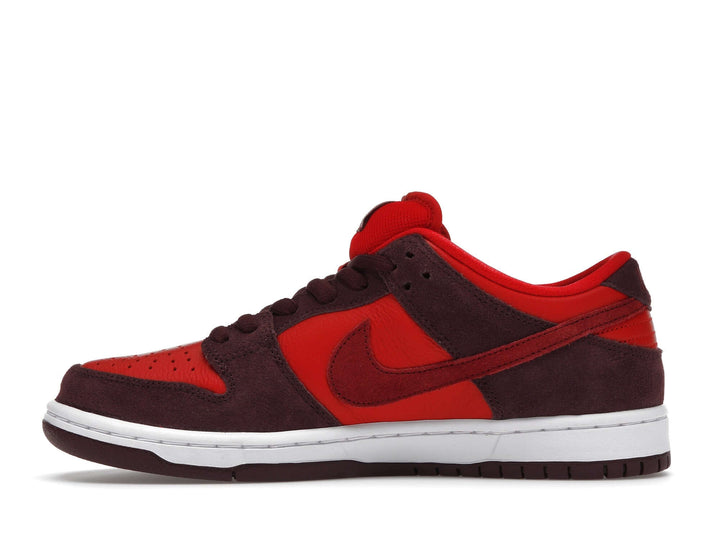 Nike SB Dunk Low Cherry