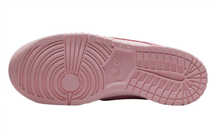 Nike Dunk Low &