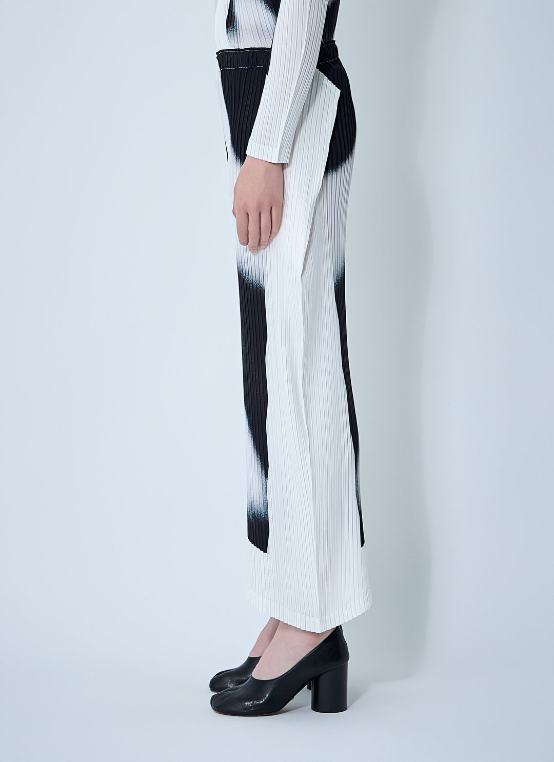 Issey Miyake Women Shadow Study Pants