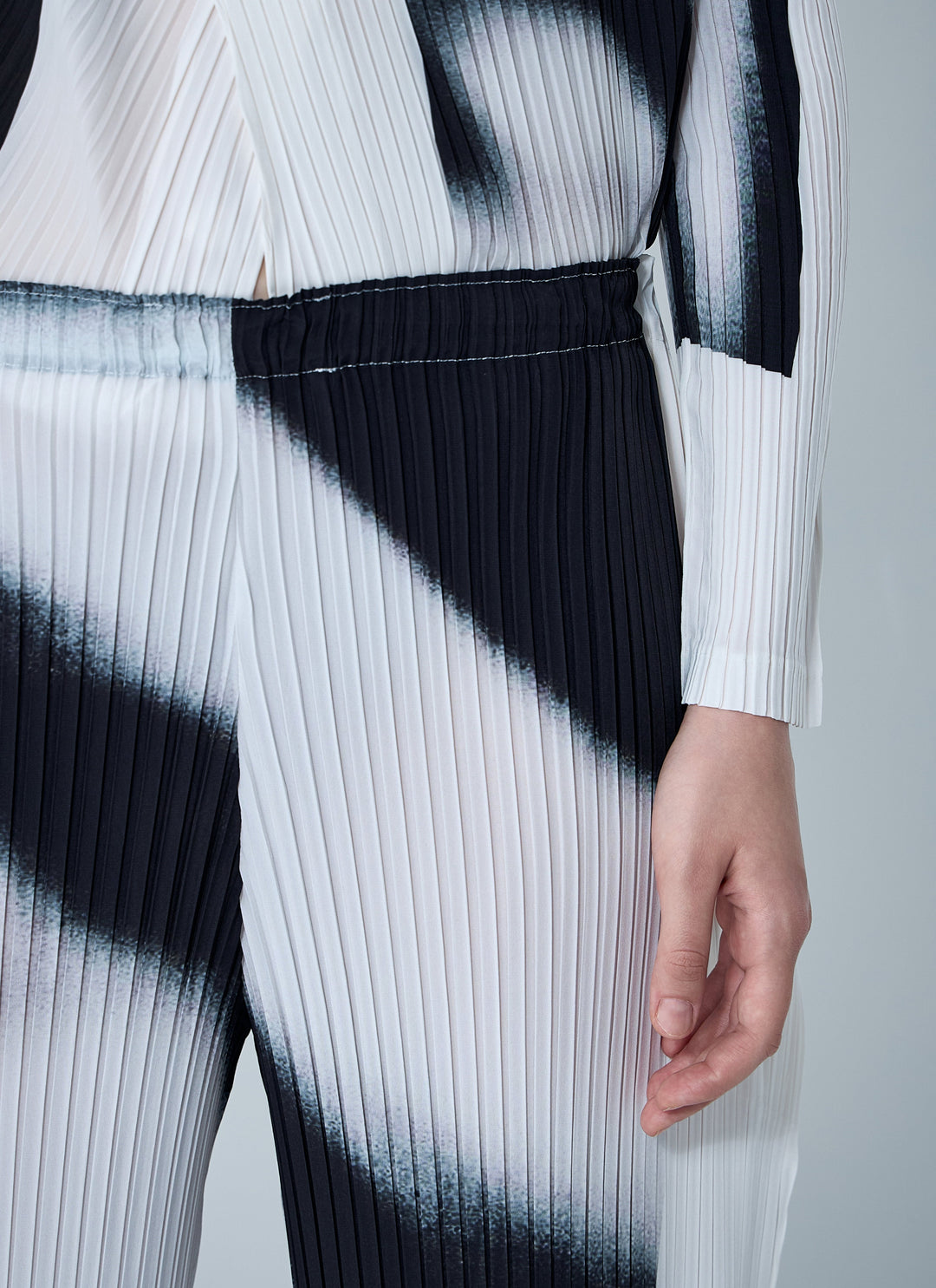 Issey Miyake Women Shadow Study Pants