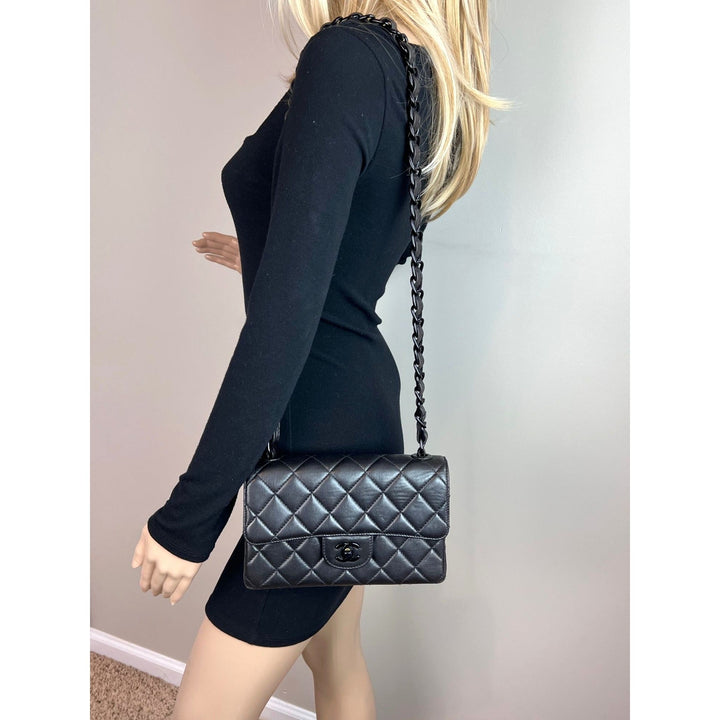Chanel Vintage Quilted Lambskin Black Resin Chain Small Classic Single Flap Bag RARE