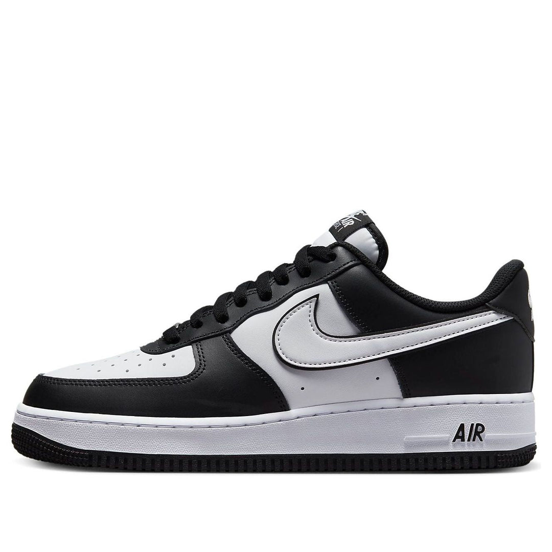 Nike Air Force 1 &