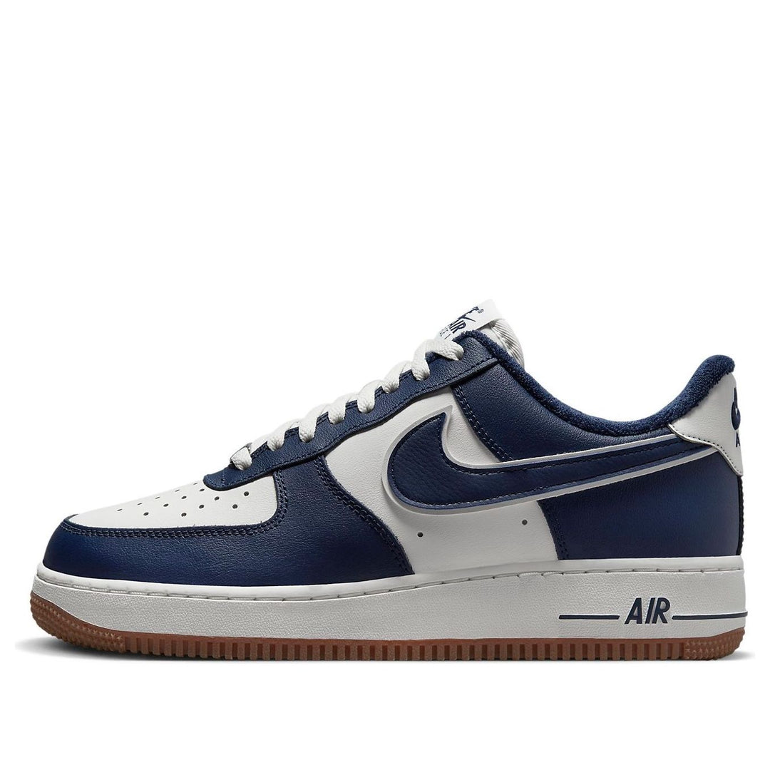 Nike Air Force 1 &