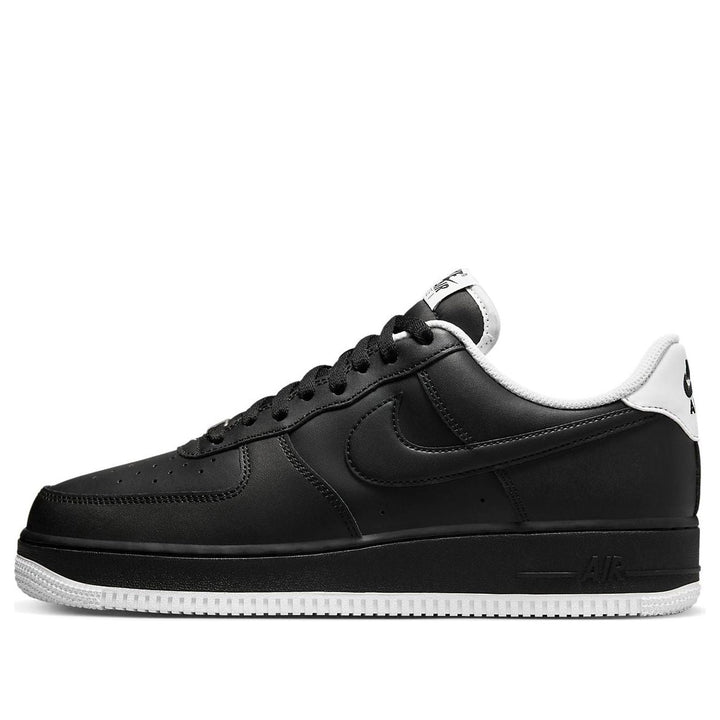 Nike Air Force 1 &