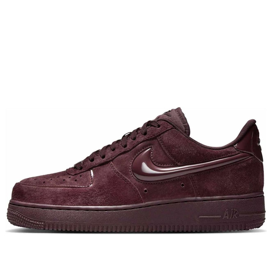 Nike Air Force 1 Low &
